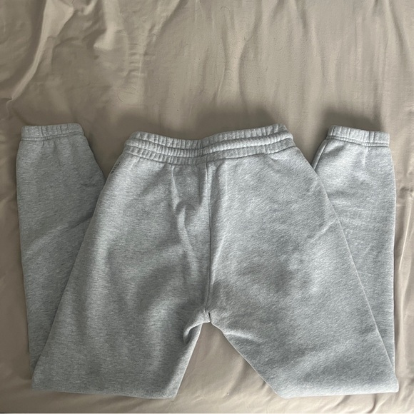 Aritzia TNA Cozy Fleece Perfect Sweatpants - Picture 5 of 7